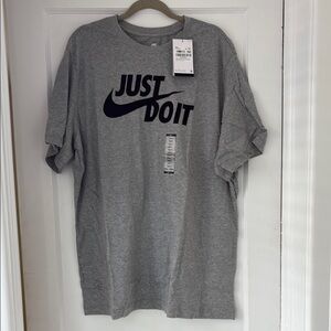 Nike Men's Gray T-Shirt